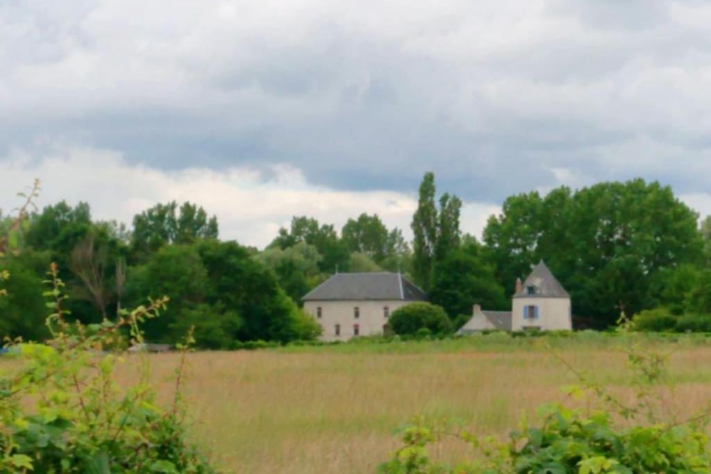 Tour De Bablou - Insolite Allouis Buitenkant foto