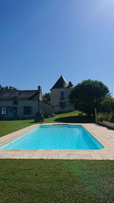 Tour De Bablou - Insolite Allouis Buitenkant foto
